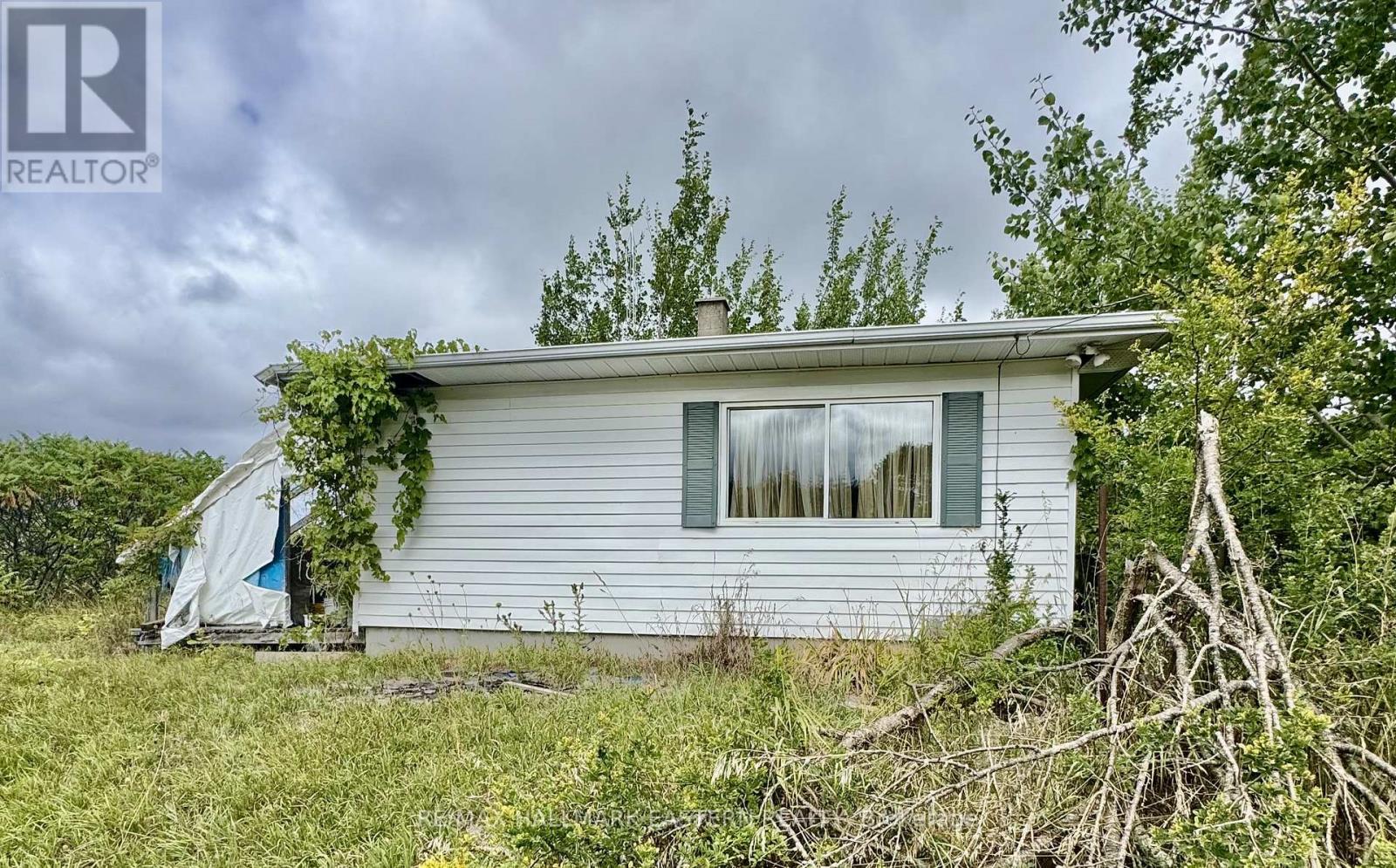 2260 Buckhorn Rd, Selwyn, ON K0L 1H0