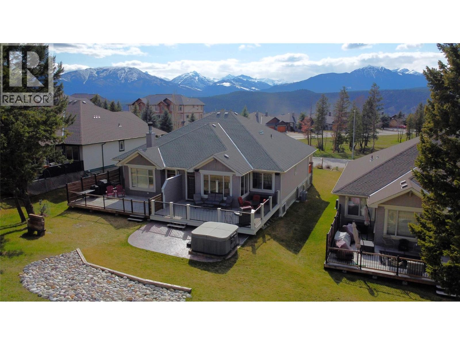 4886 Ridge Rd, Radium Hot Springs, BC V0A 1M0