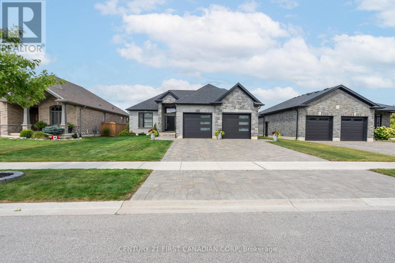 16 Foxborough Pl, Thames Centre, ON N0M 2P0