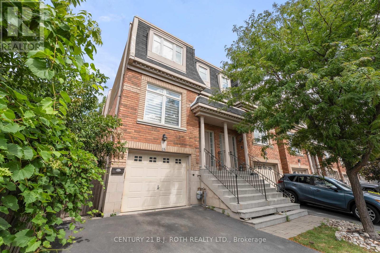 15 8032 Kipling Ave, Vaughan, ON L4L 2A1