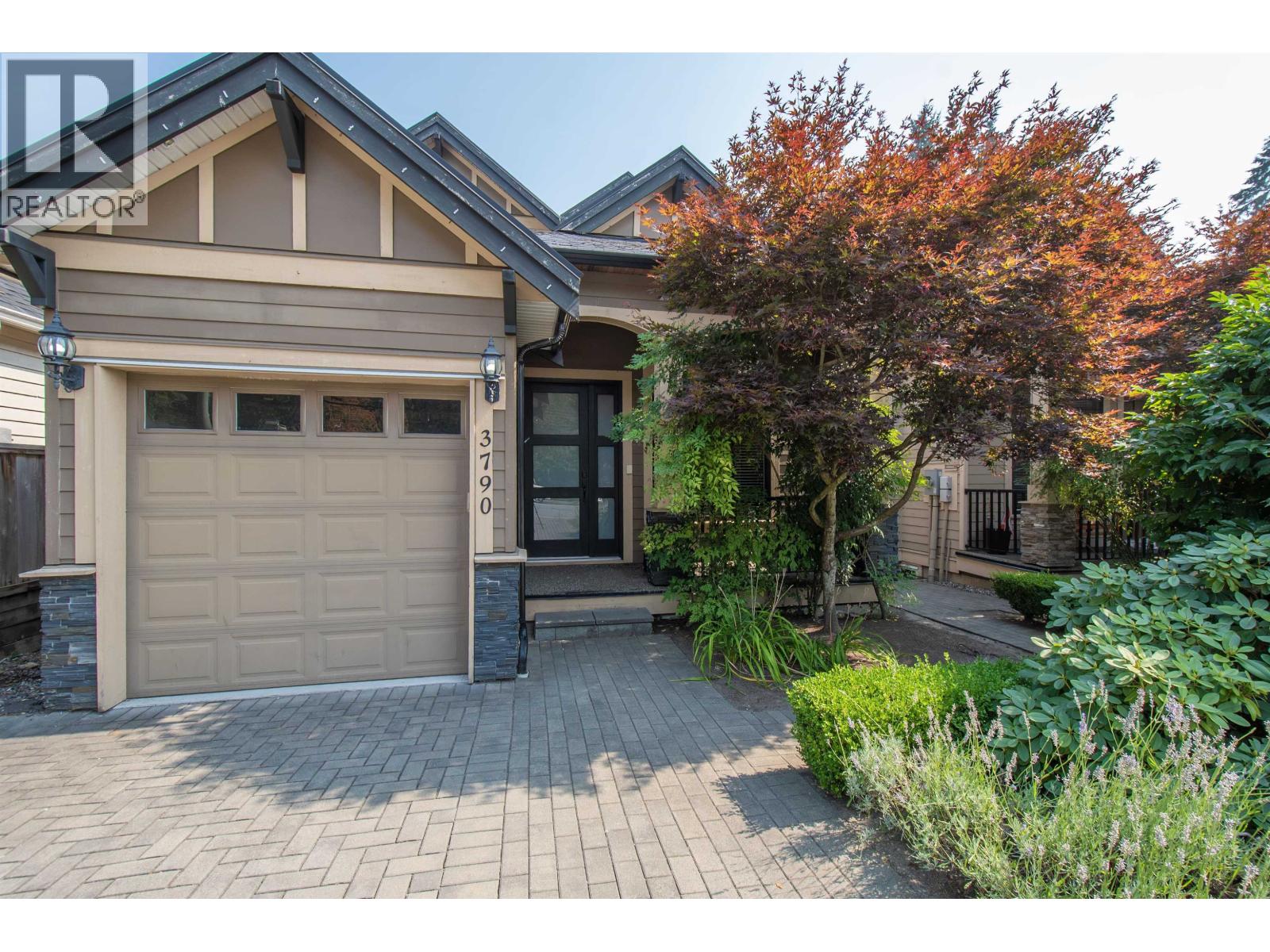 3790 Hoskins Rd, North Vancouver, BC V7K 2N8