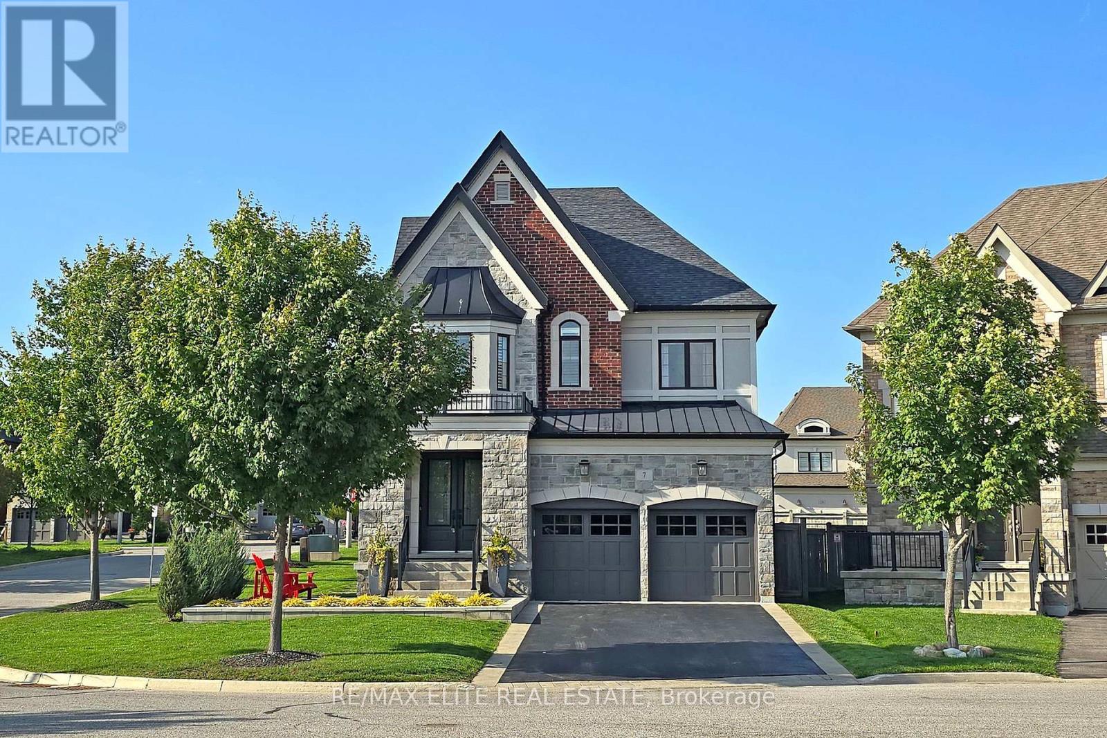 7 Colyton Ct, Aurora, ON L4G 6Z6