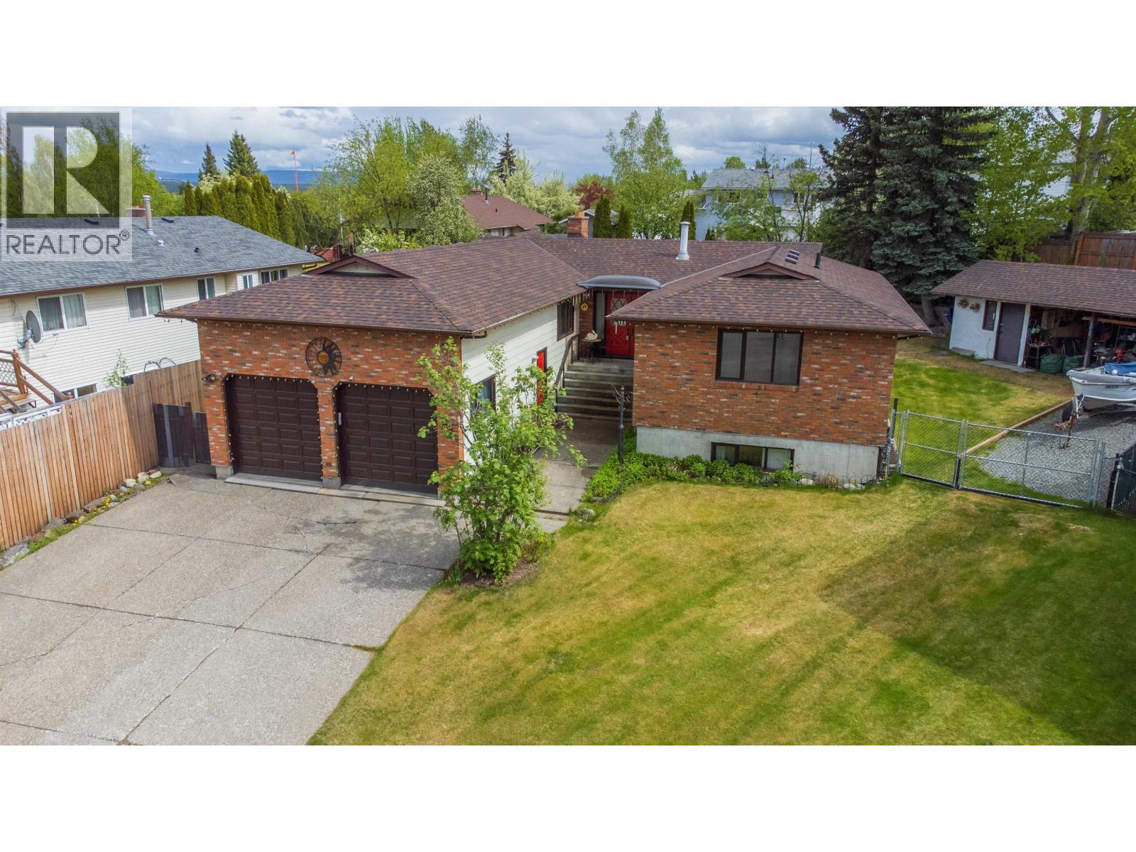 2881 Calhoun Pl, Prince George, BC V2N 5J5