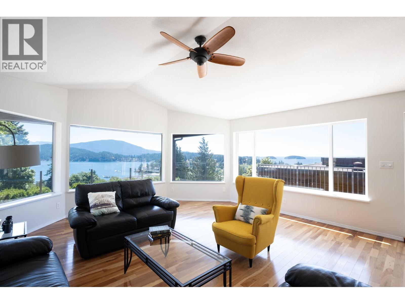 485 Abbs Rd, Gibsons, BC V0N 1V0