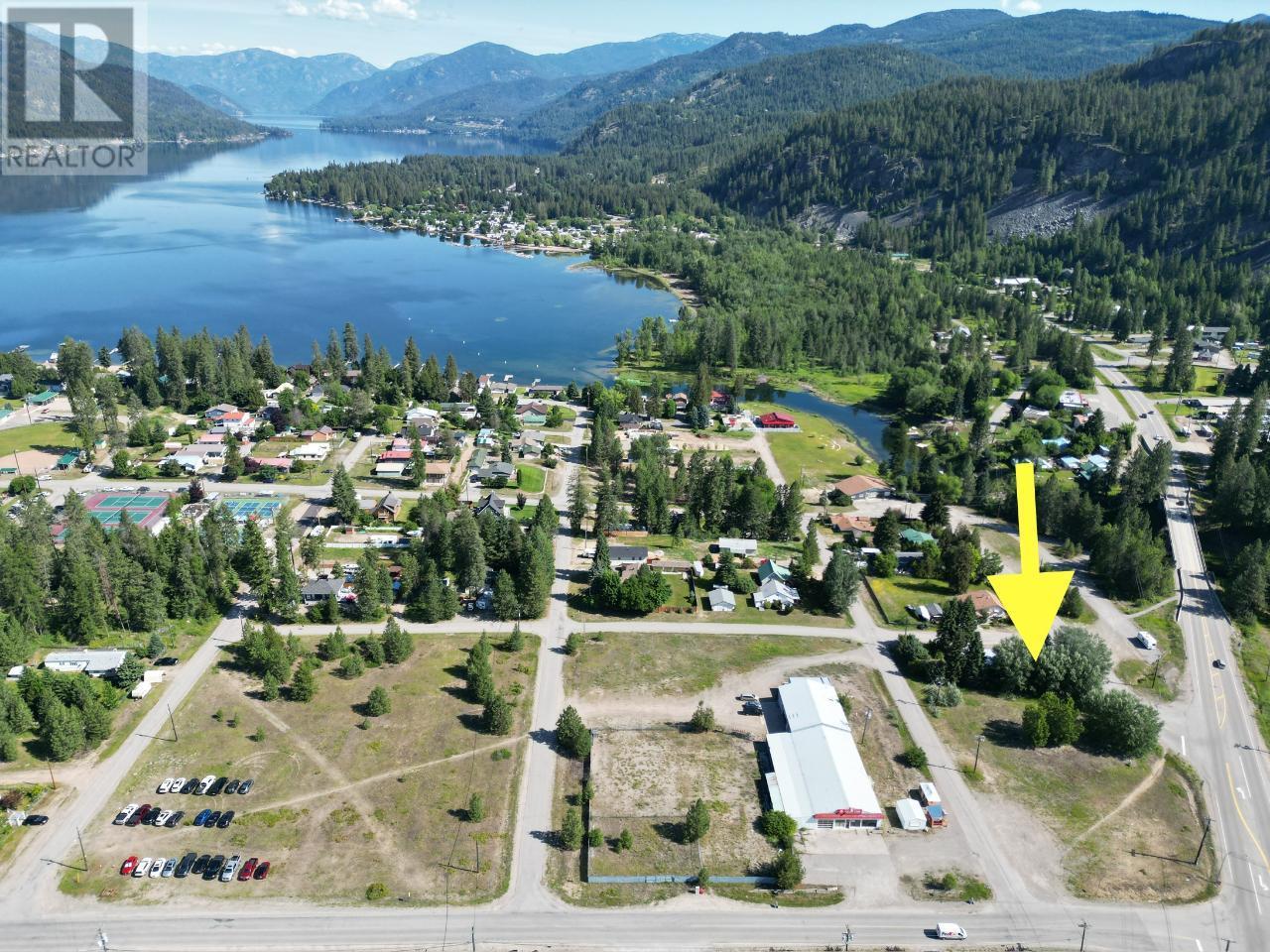 Griswold Road, Christina Lake, BC V0H 1E0