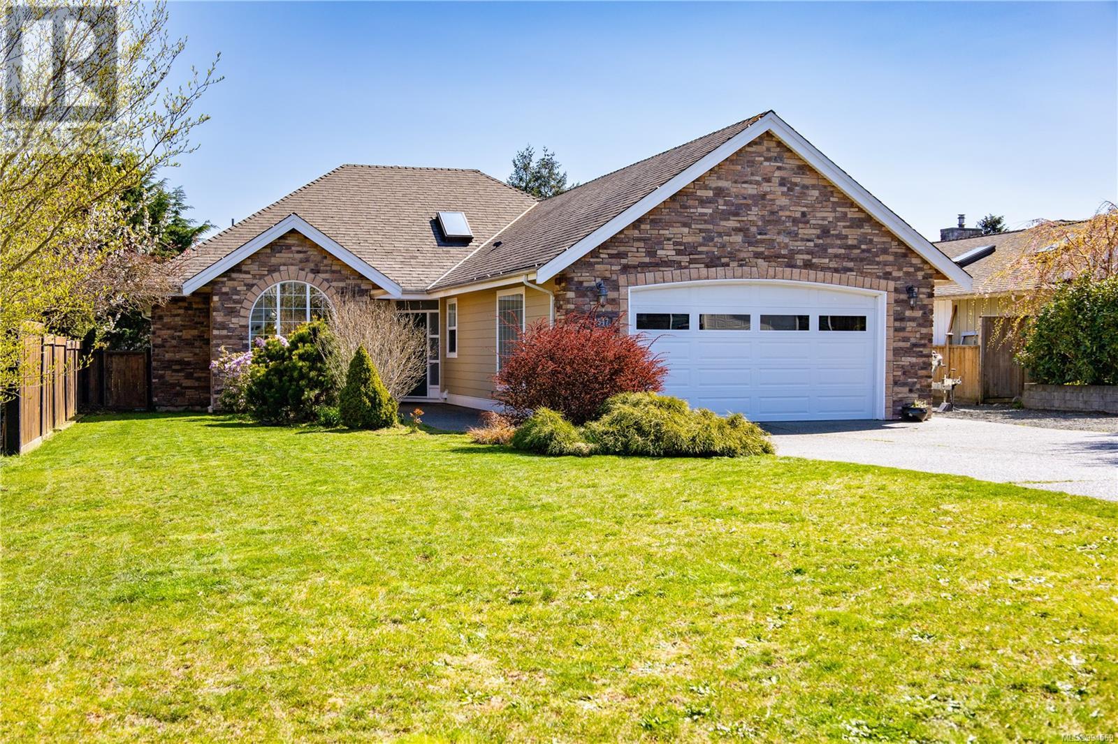 3547 Montana Dr, Campbell River, BC V9W 8G8