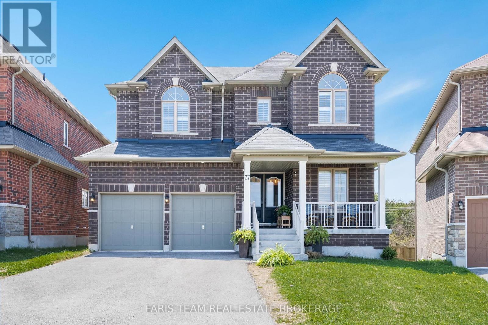 37 Muirfield Dr, Barrie, ON L4N 6J9