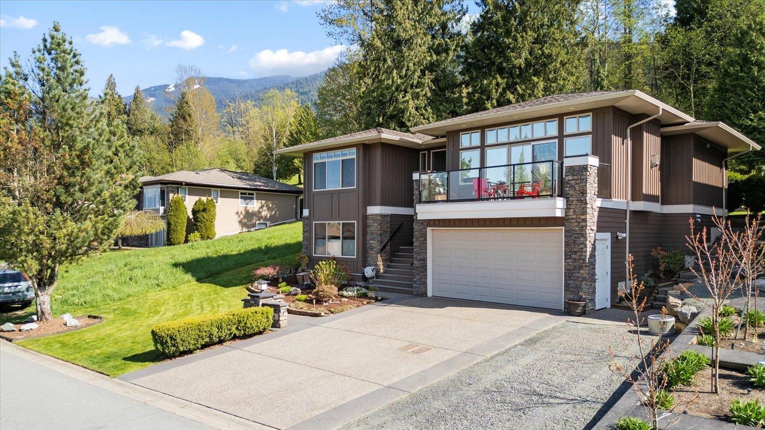 51075 Falls Courteastern Hillsides Unit 208, Chilliwack, BC V4Z 1K7