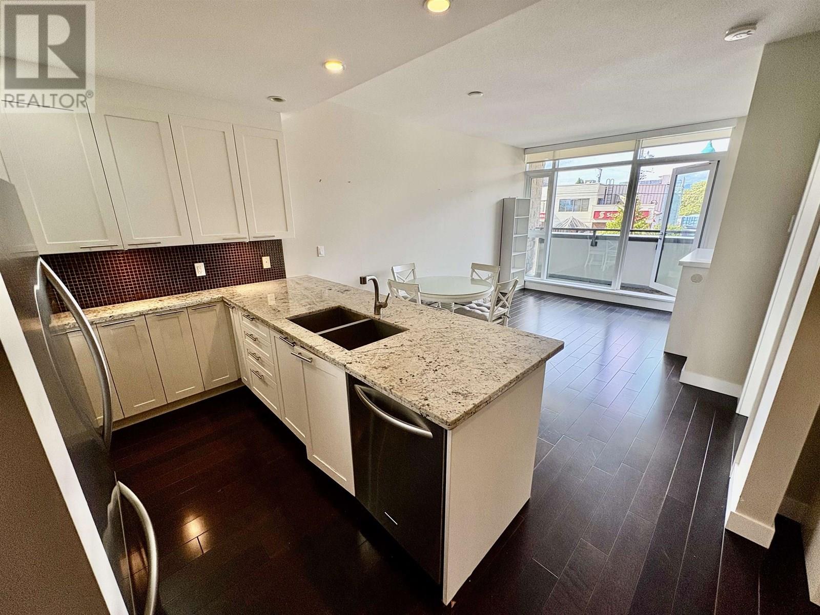 5665 Teredo Street Unit 212, Sechelt, BC V7Z 0J2