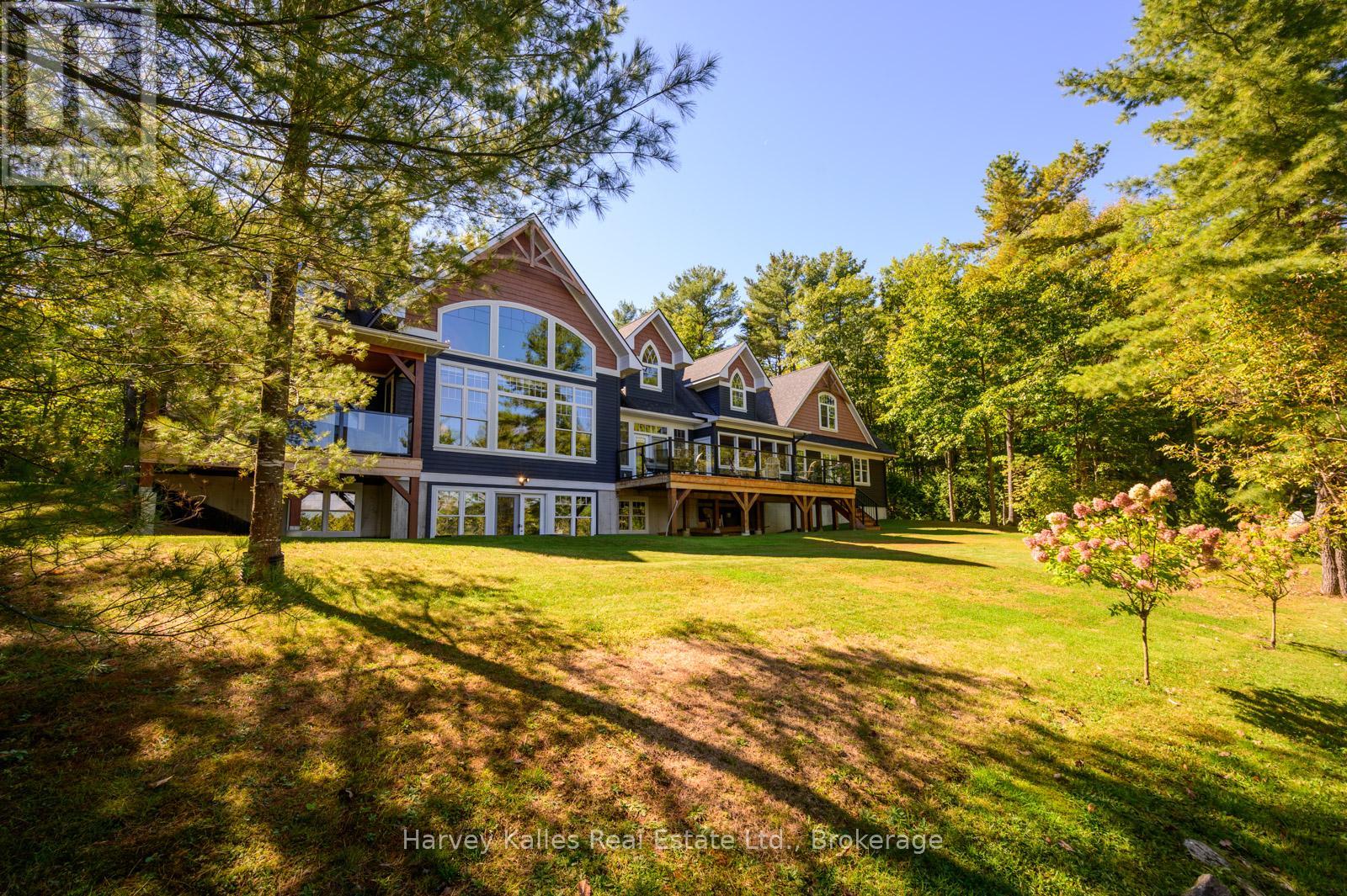 1045 Lakeshore Dr, Gravenhurst, ON P1P 1R2