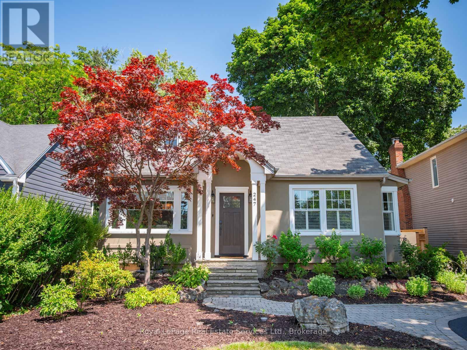247 Allan St, Oakville, ON L6J 3P2