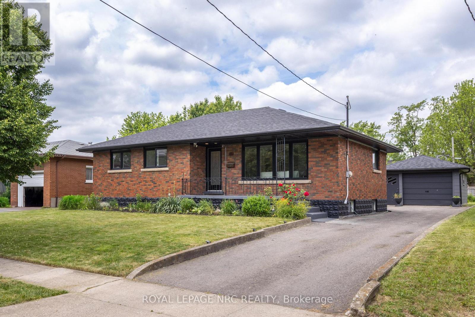 76 Second St, Welland, ON L3B 4T6