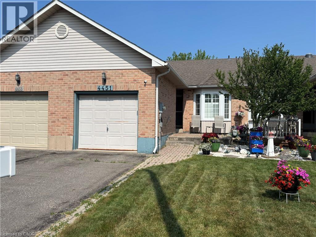 4451 Michael Ave E, Beamsville, ON L3J 0E2