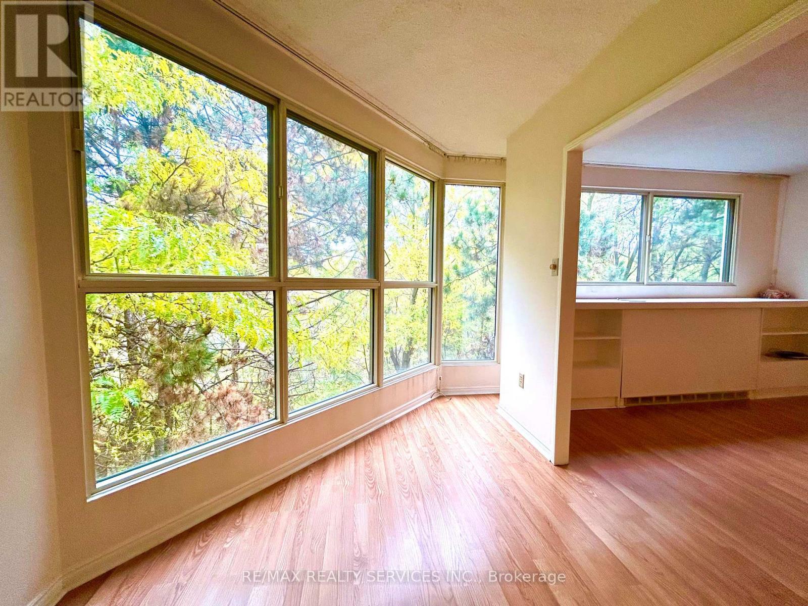 308 8351 Mclaughlin Rd, Brampton, ON L6Y 4H8