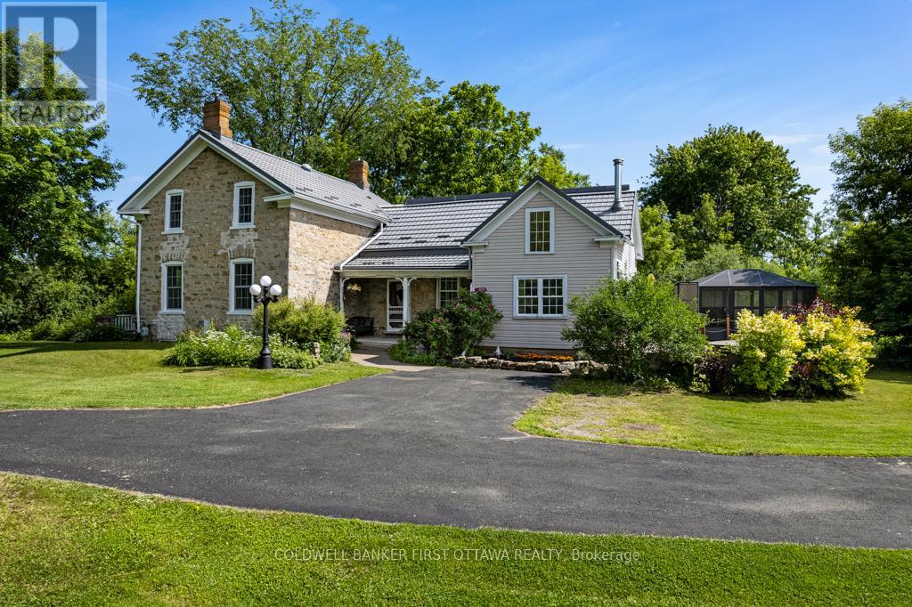 28 South St, Drummondnorth Elmsley, ON K7H 2G1
