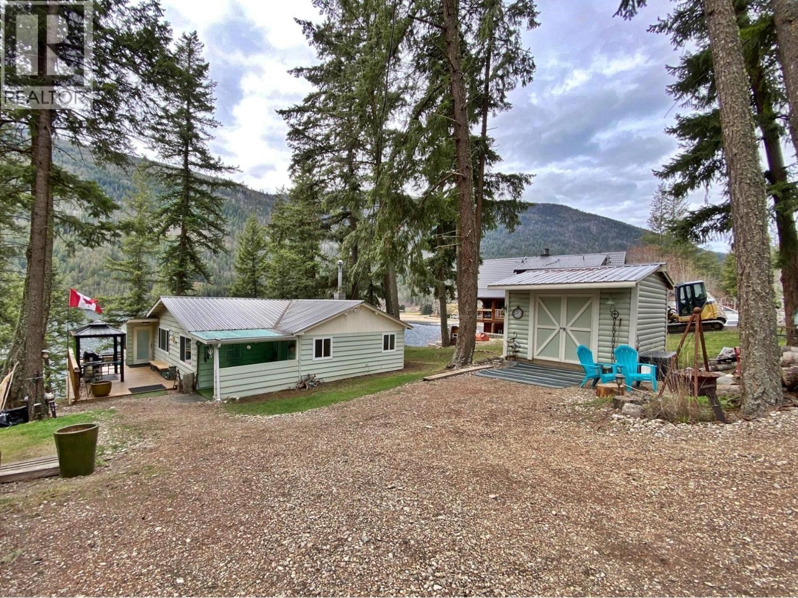 5472 Agate Bay Rd, Barriere, BC V0E 2E0