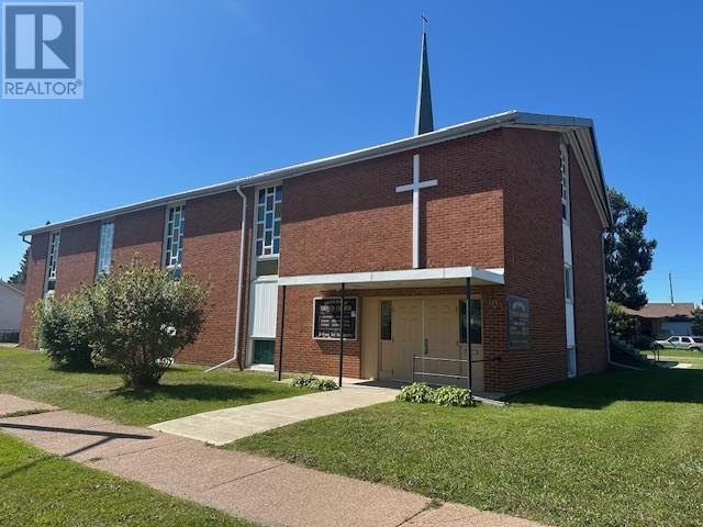 1303 Broadmore Ave, Thunder Bay, ON P7E 2Y8
