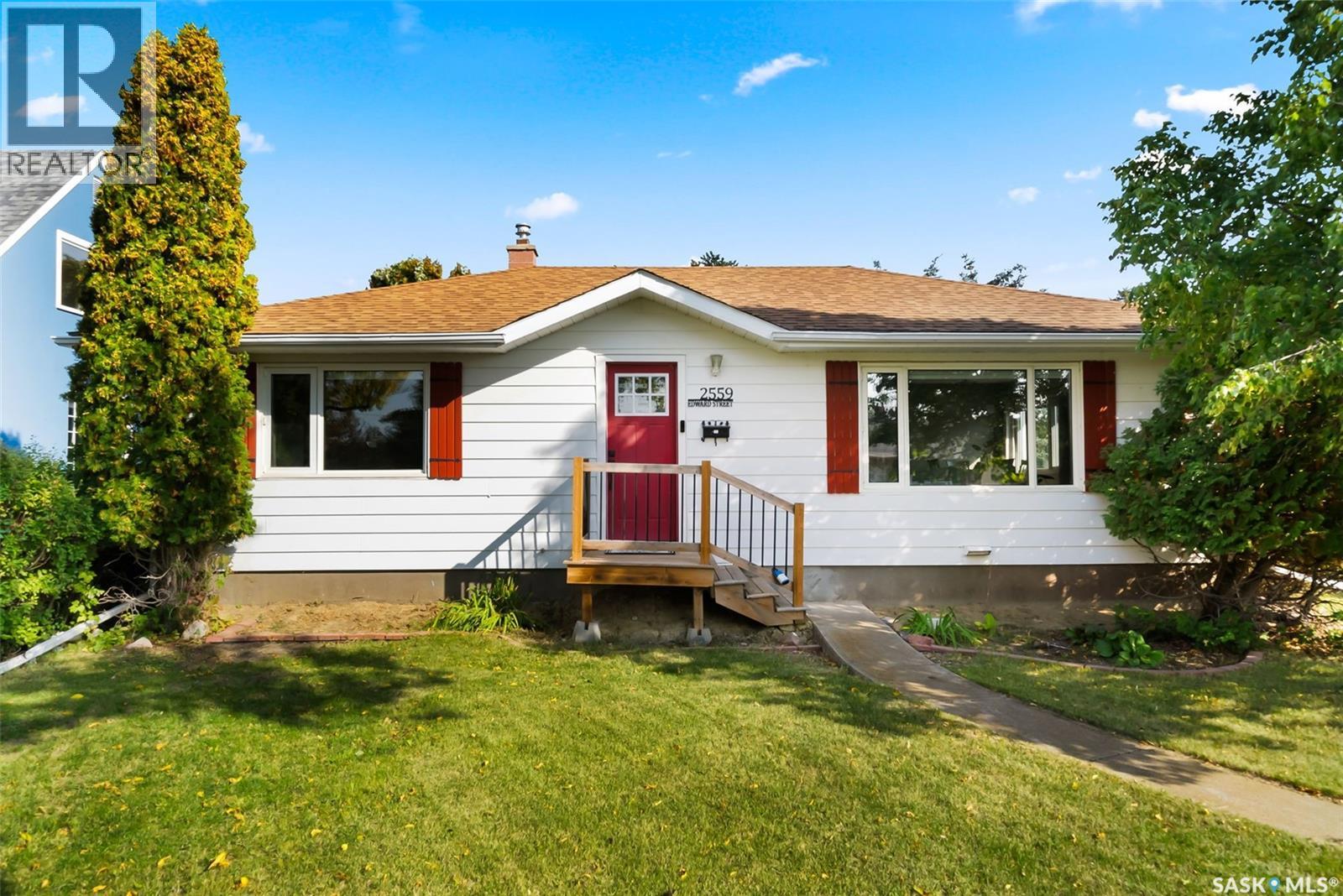 2559 Edward St, Regina, SK S4S 0M9