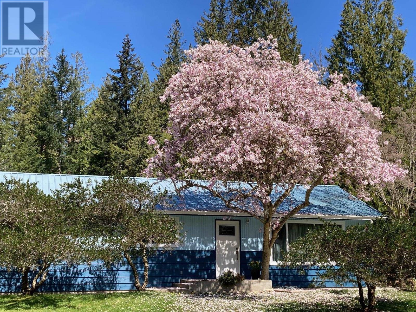 4569 Francis Peninsula Rd, Madeira Park, BC V0N 2H1