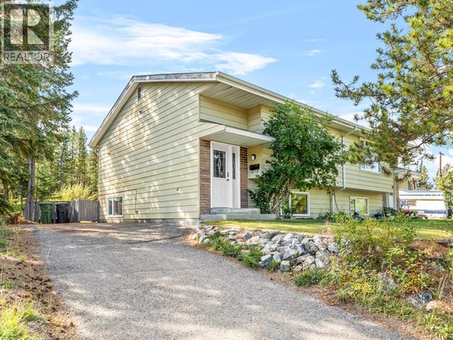 58 Green Cres, Whitehorse, YT Y1A 4R9