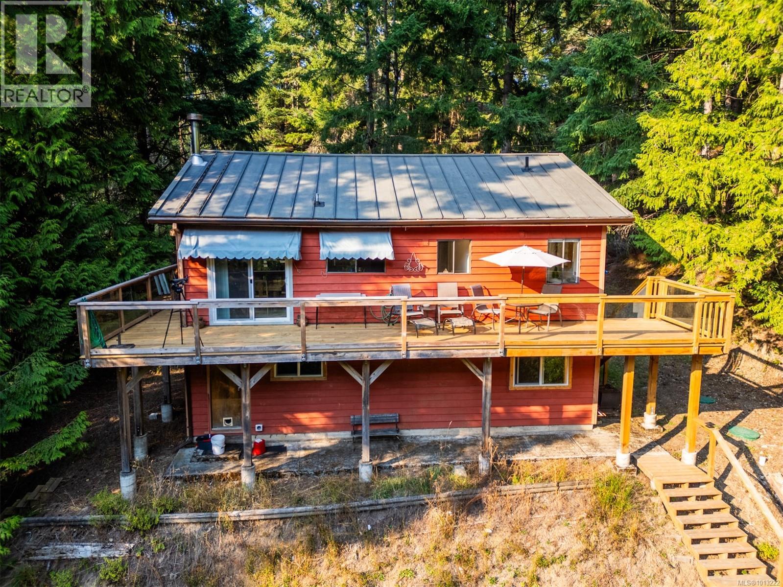 4609 Sailor Rd, Pender Island, BC V0N 2M2