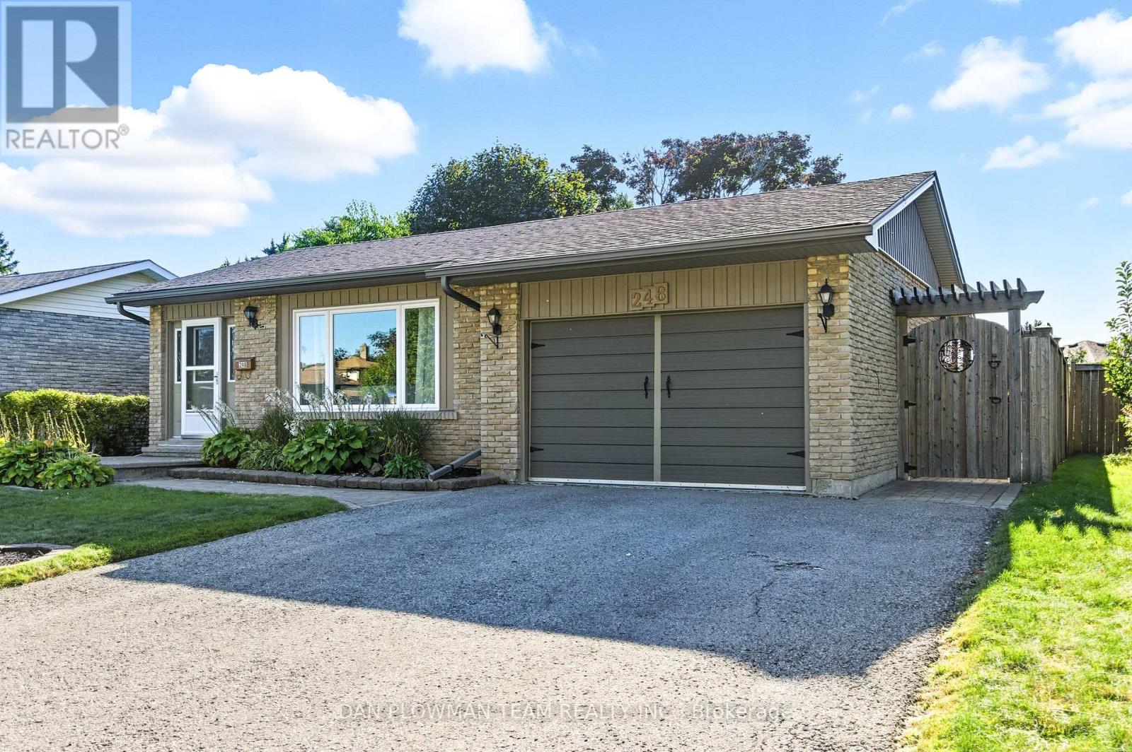 248 Keewatin St S, Oshawa, ON L1H 6Z8