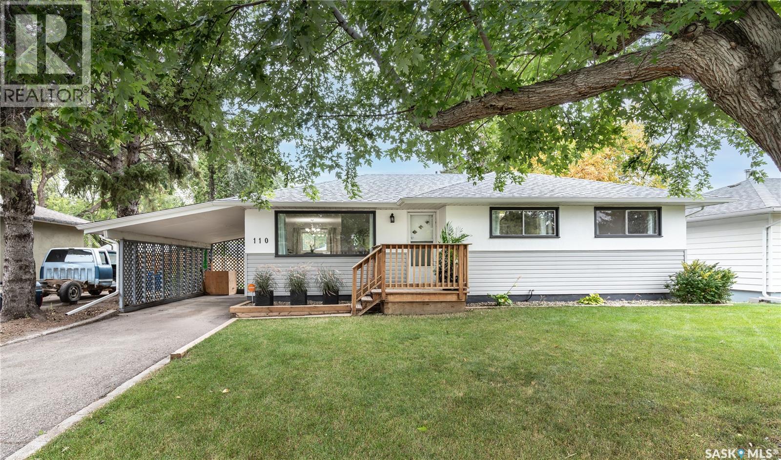 110 Wilson Cres, Saskatoon, SK S7J 2L5