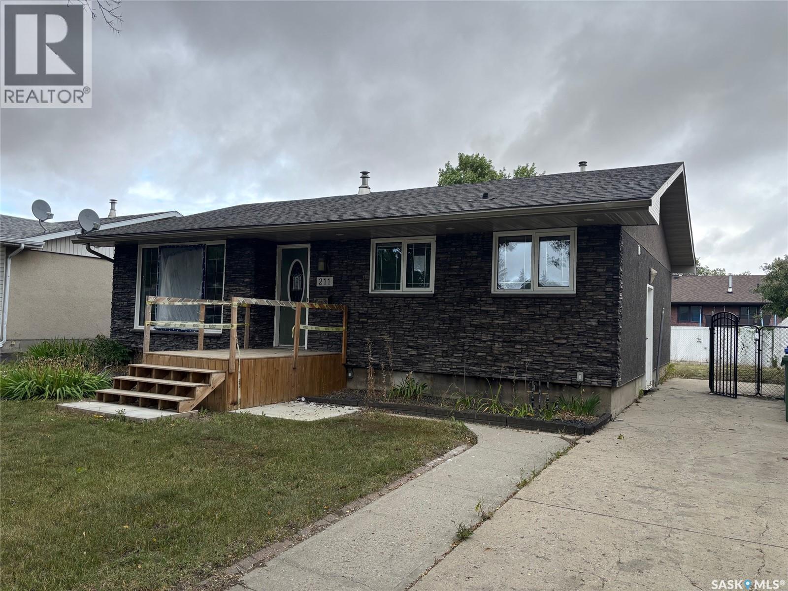211 Upland Dr, Regina, SK S4R 6C6