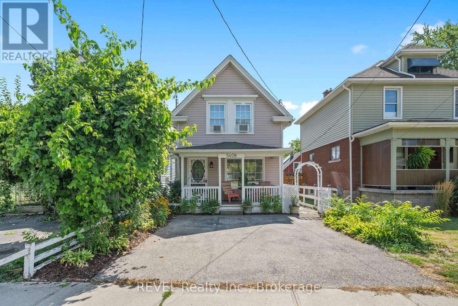 5408 Ontario Ave, Niagara Falls, ON L2E 3S5