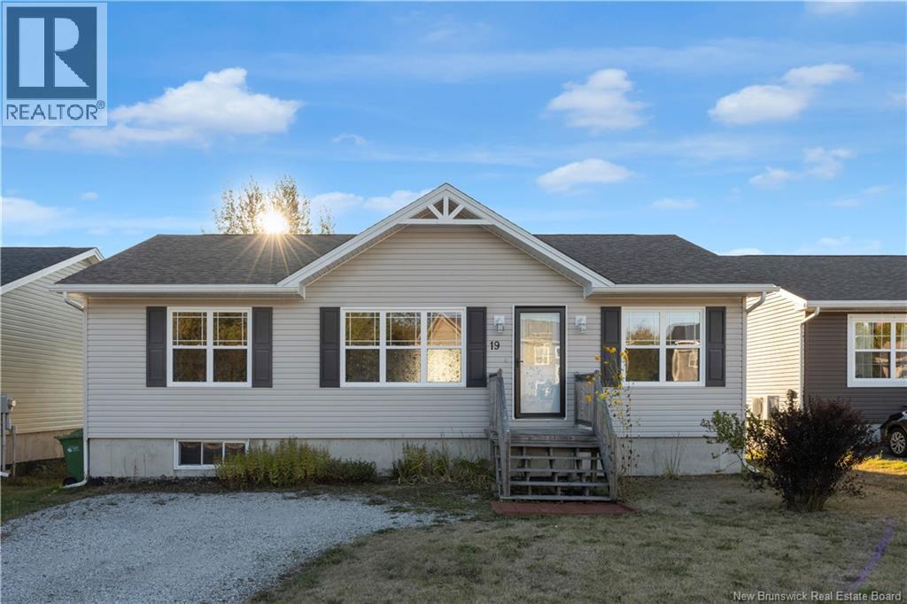 19 Bermuda Ct, Saint John, NB E2J 0G8