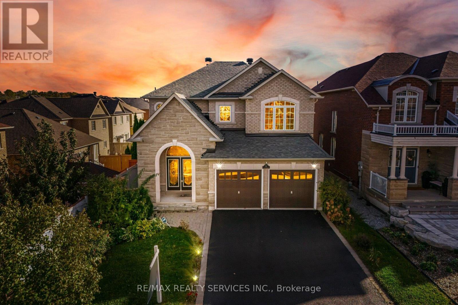 71 Ivy Glen Dr, Vaughan, ON L6A 0P3