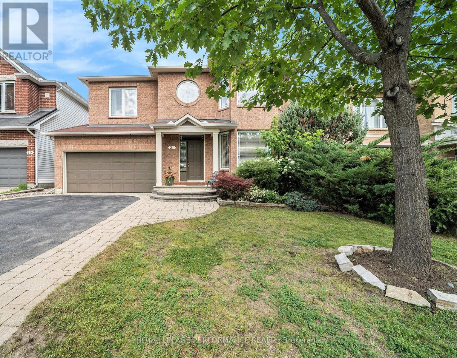 21 Berry Glen St, Ottawa, ON K2G 7A5