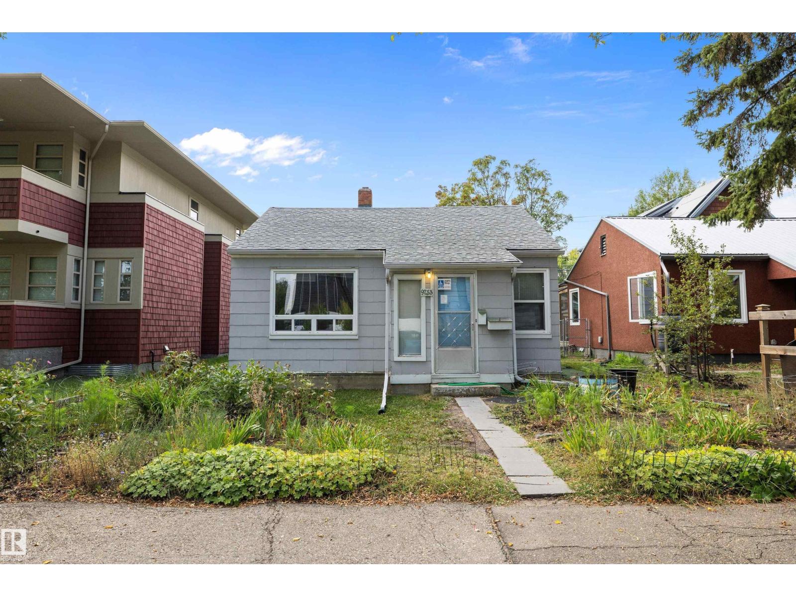 79 Av Nw Unit 9753, Edmonton, AB T6E 1P9