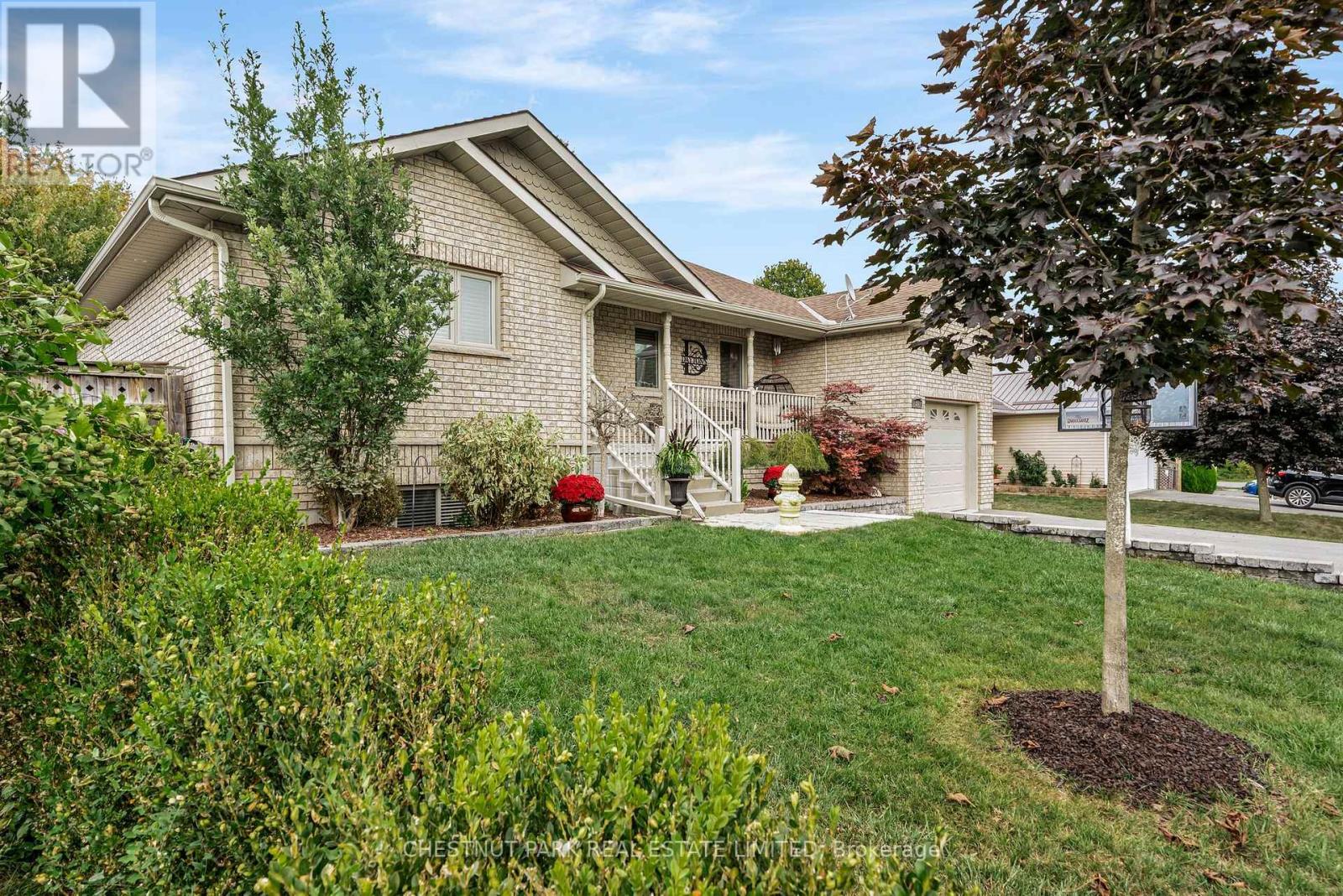 27 Ackerman St, Prince Edward County Picton Ward, ON K0K 2T0