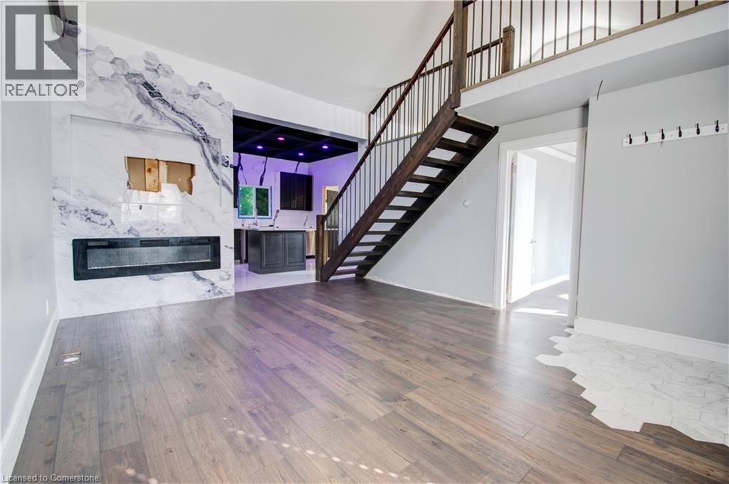 85 E 37th St, Hamilton, ON L8V 4B1
