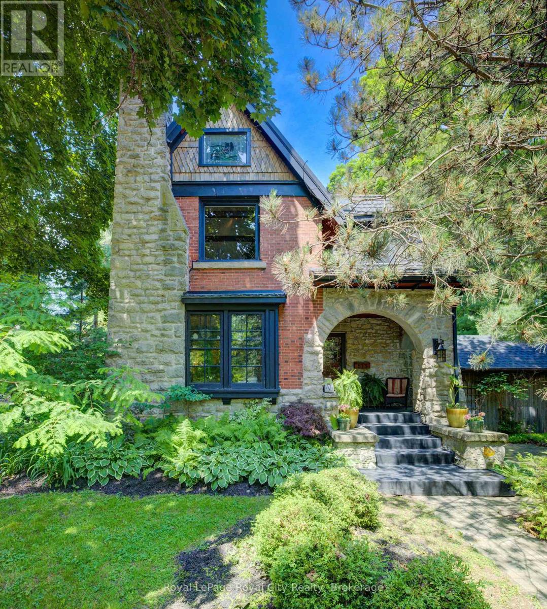 513 St Andrew St W, Centre Wellington, ON N1M 1P4
