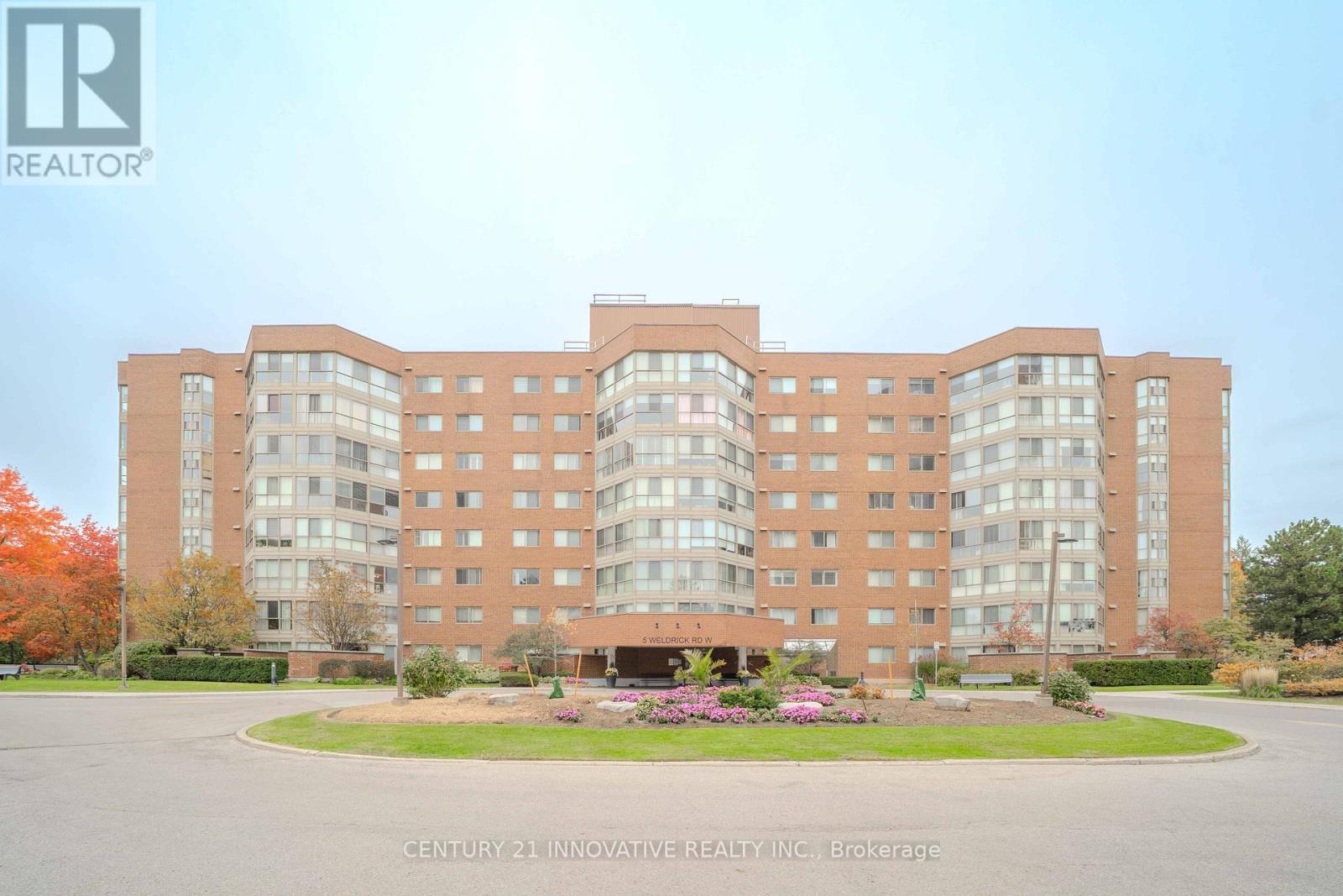 511 5 Weldrick Rd W, Richmond Hill, ON L4C 8S9