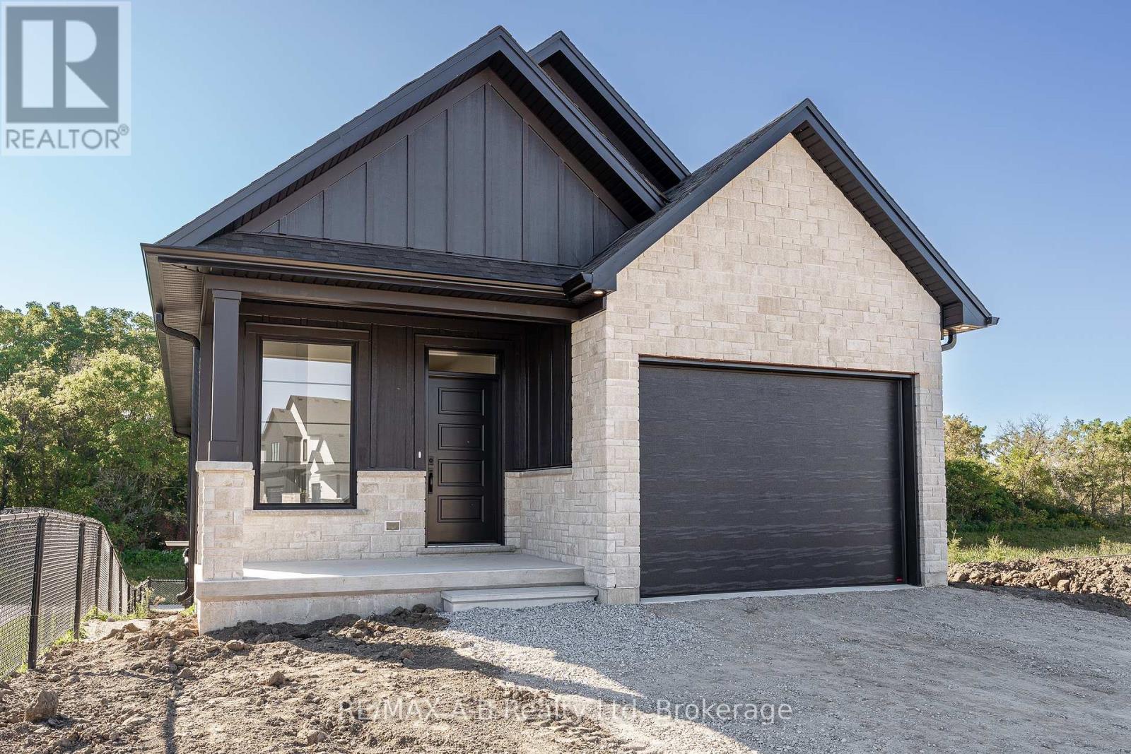 144 Hooper St, St. Marys, ON N4X 0C1