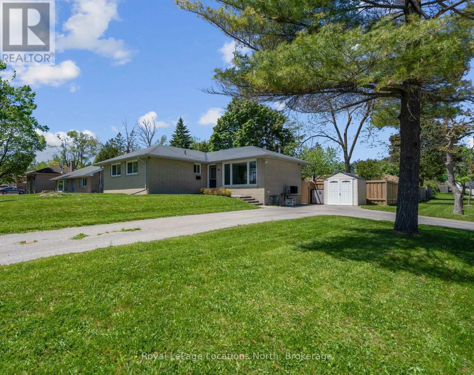 88 Rose St, Barrie, ON L4M 2T2