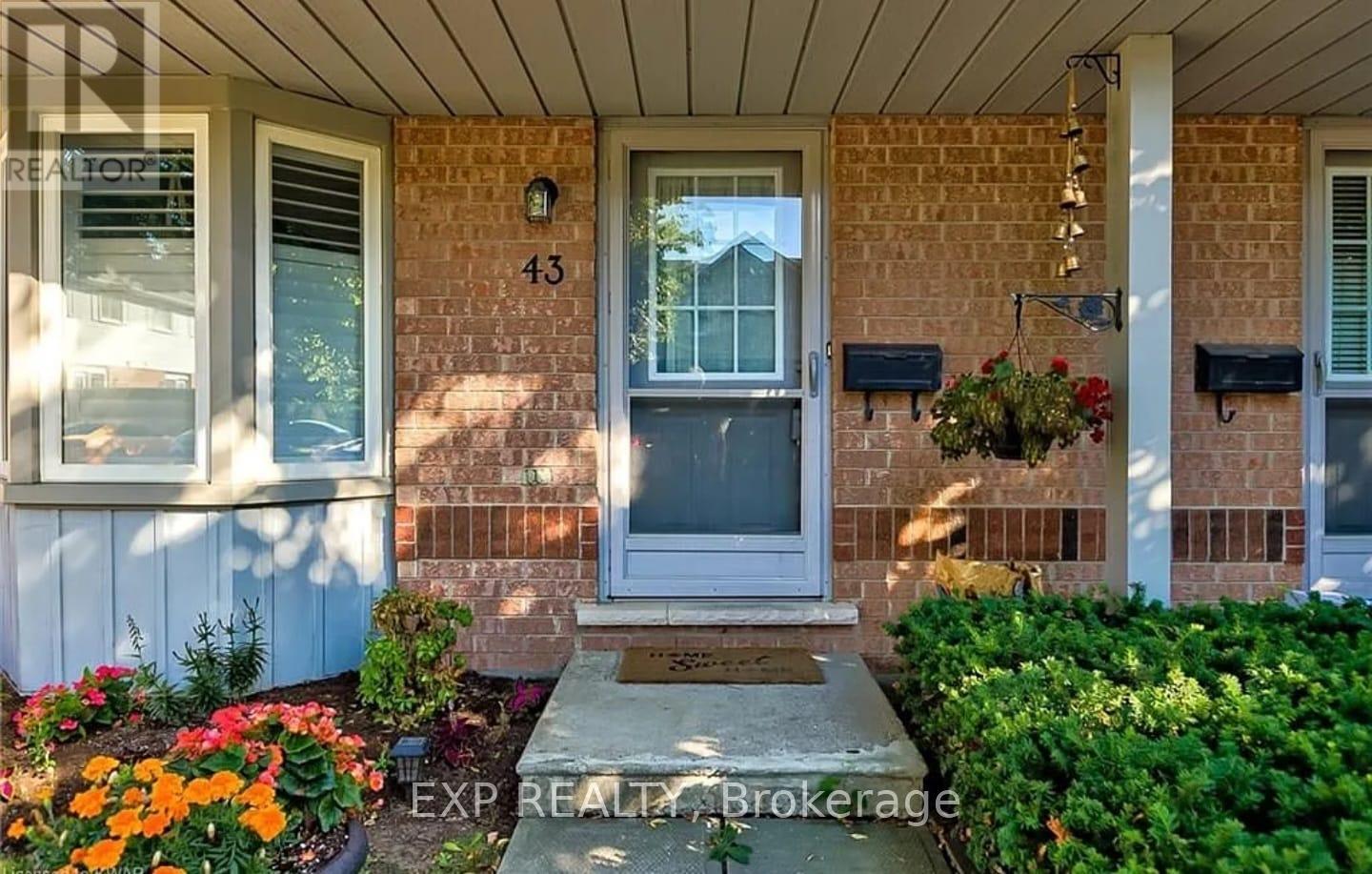 43 180 Marksam Rd, Guelph, ON N1H 8G4