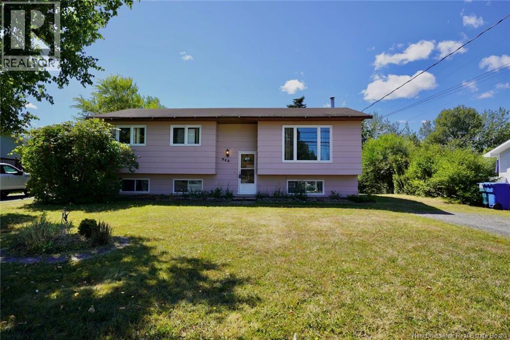 988 Rue Principale, Beresford, NB E8K 1H6