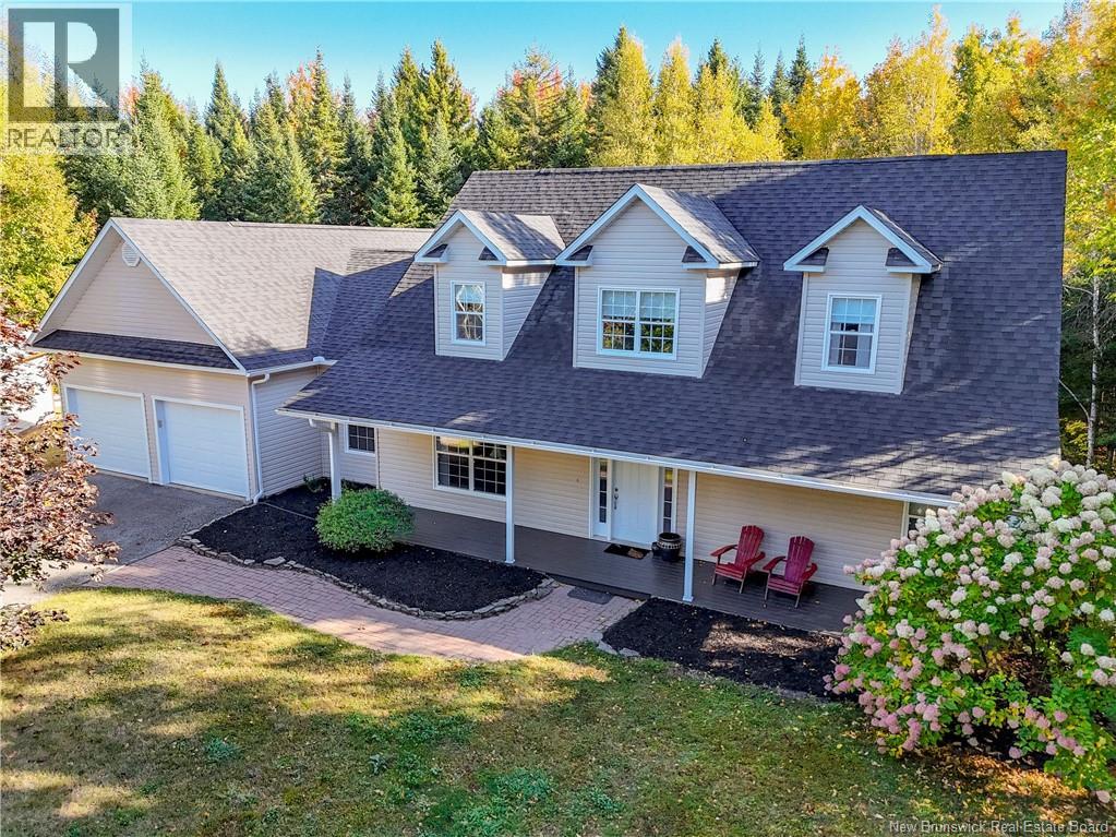 72 Dexter Cres, Lincoln, NB E3B 9W3