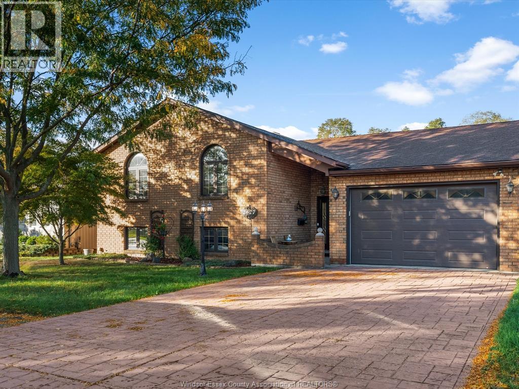 2627 Meighen, Windsor, ON N8W 4C6