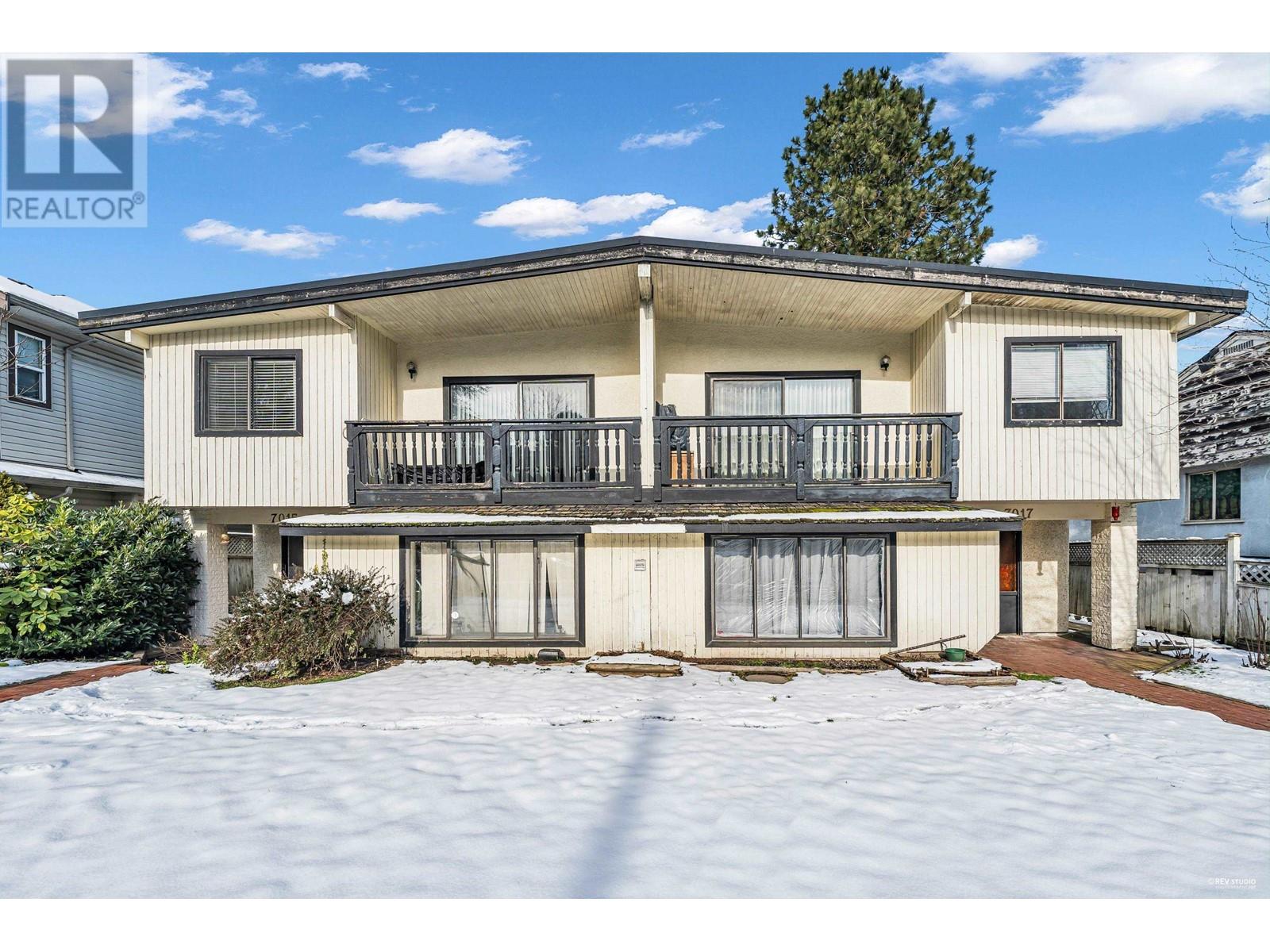7015-7017 Elwell St, Burnaby, BC V5E 1K3