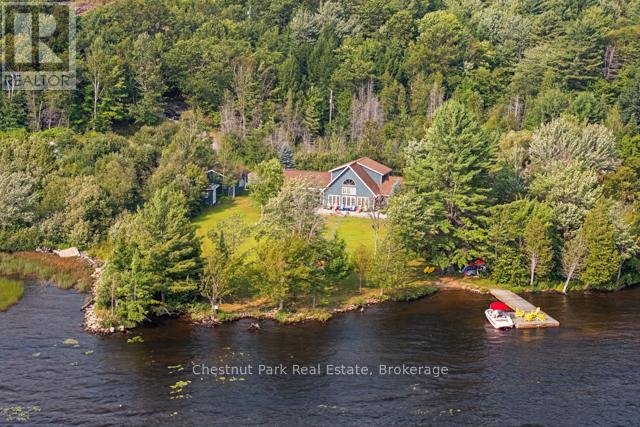 82 Seelys Rd, Huntsville, ON P1H 2J3