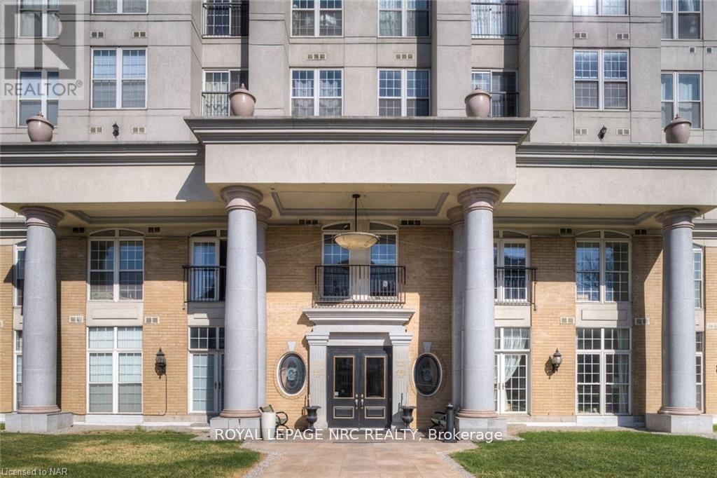 812 135 James St S, Hamilton, ON L8P 2Z6