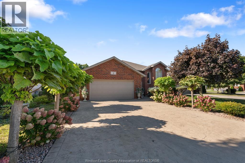 4 Francesco Ct, Leamington, ON N8H 5M4