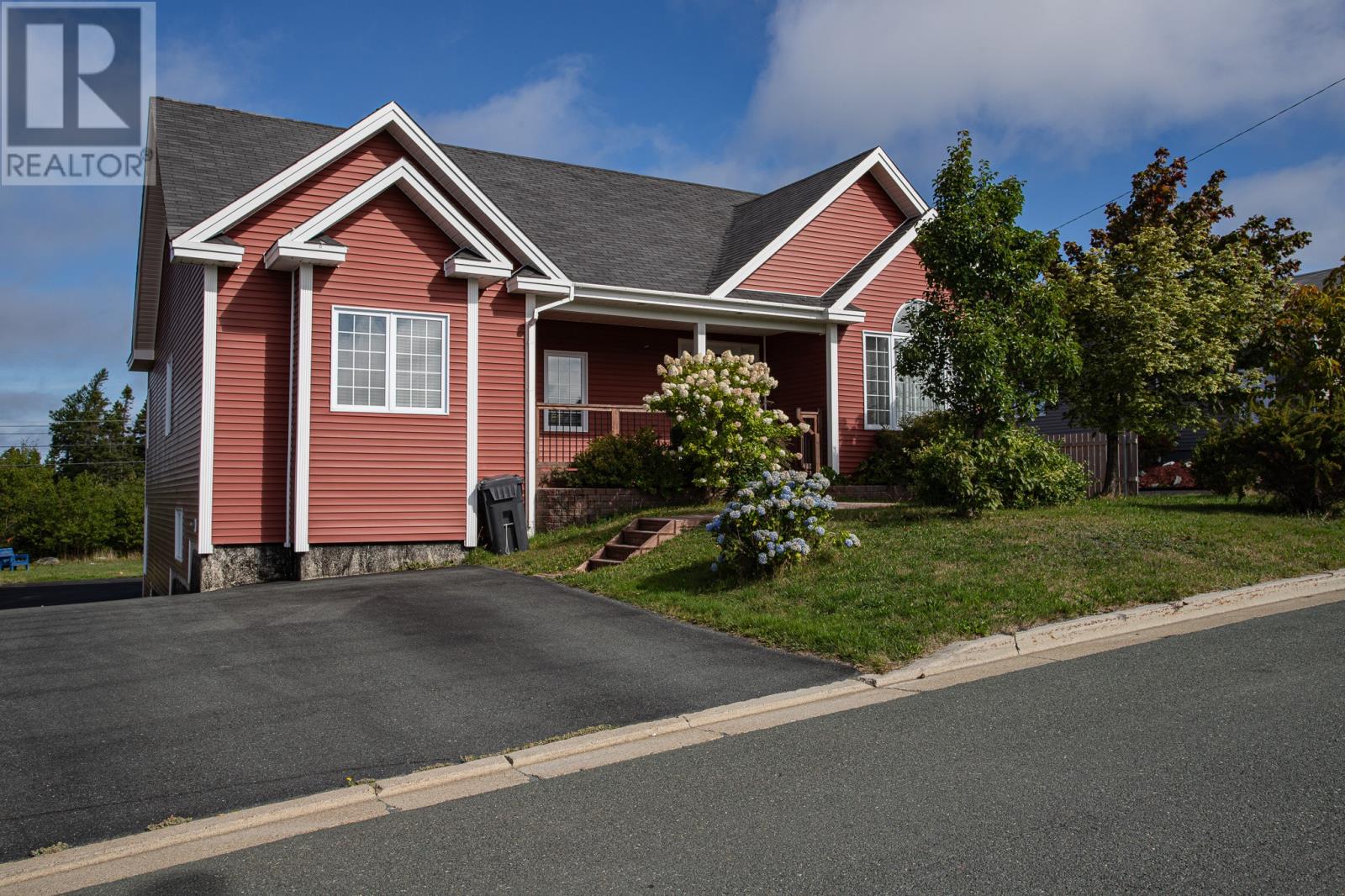 24 Eagle River Dr, Conception Bay South, NL A1X 7Y3