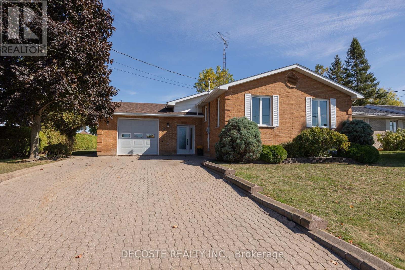 515 Tobin St, North Glengarry, ON K0C 1A0