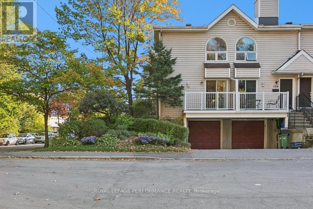 560 Thomson St, Ottawa, ON K1K 2J8